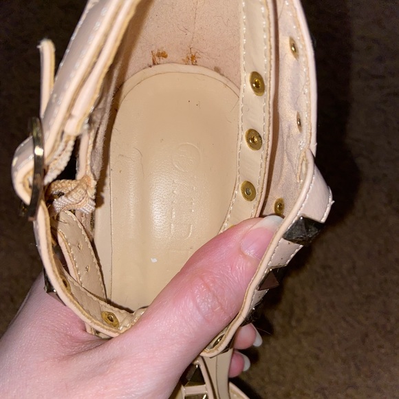 ❌SOLD❌Studded Heels - Picture 7 of 7